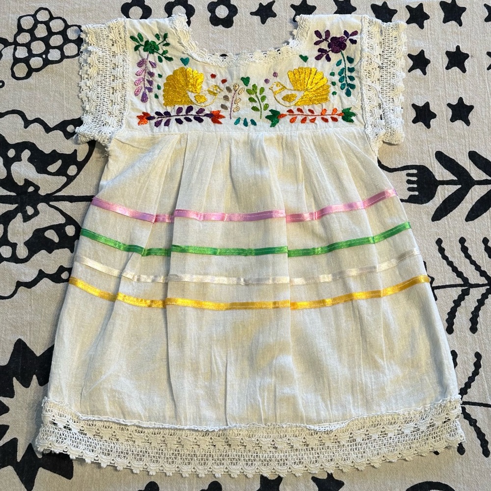 VINTAGE EMBROIDERED TODDLER DRESS 2T - Picture 2 of 7